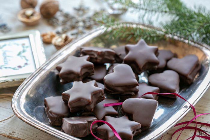 BUCKWHEAT GINGERBREADS :: Extrudo